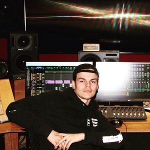 Meet your Posher, Tony